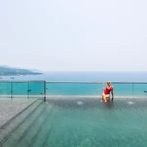 Hotel The Code &